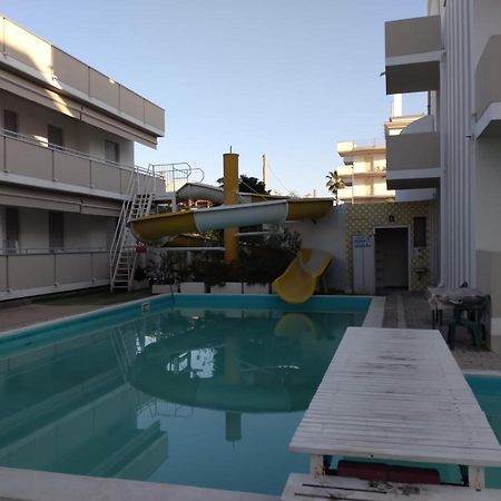 Claudia Residence Alba Adriatica Exterior foto