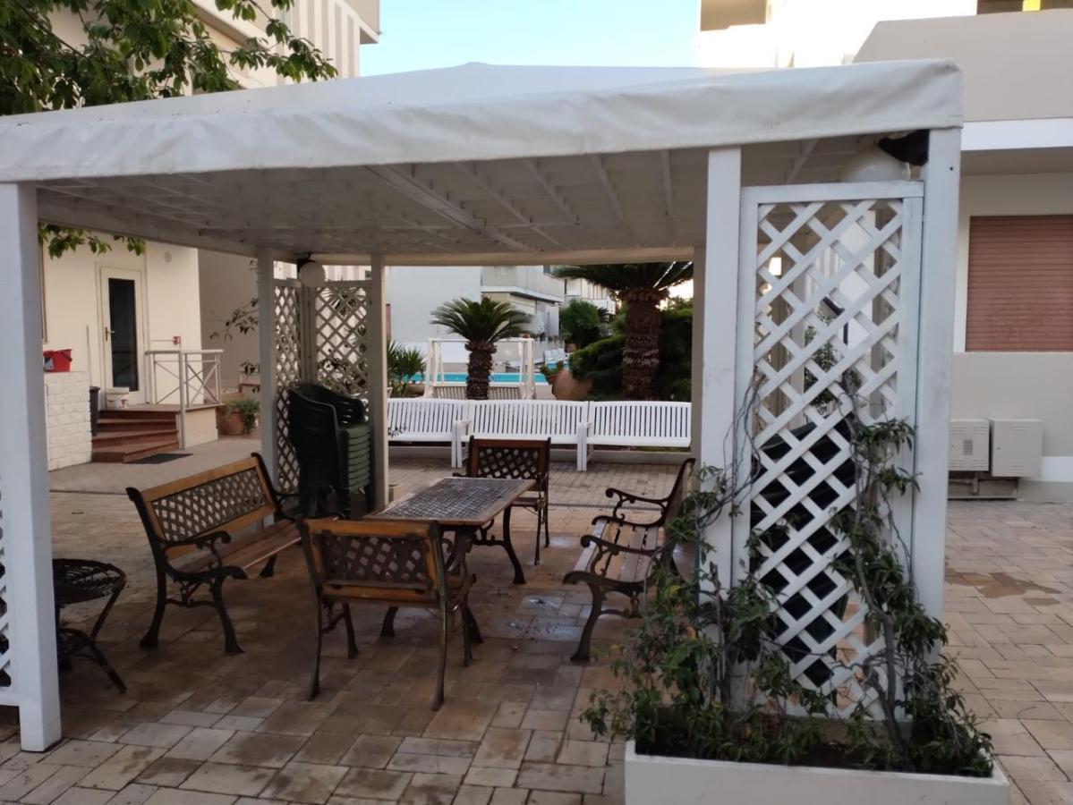 Claudia Residence Alba Adriatica Exterior foto